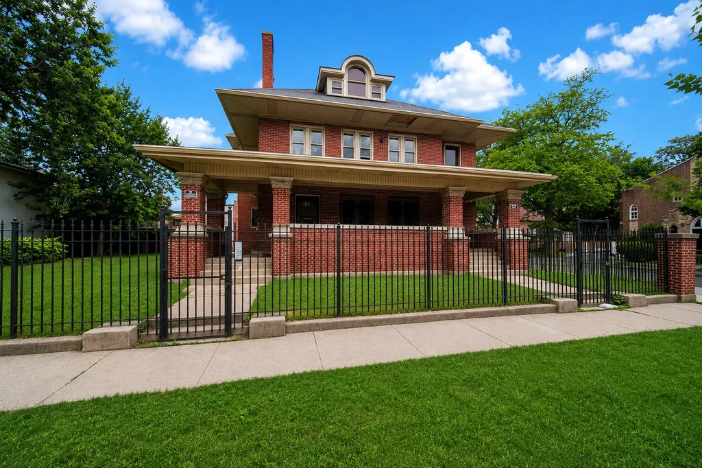 446 North Pine Avenue Chicago IL 60644