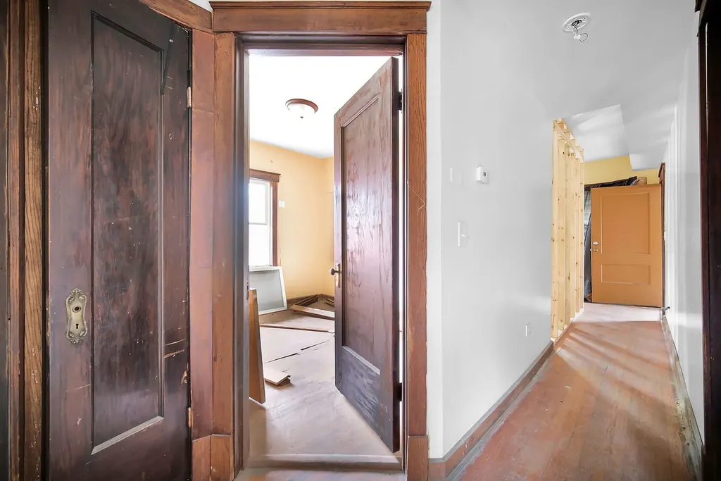 446 North Pine Avenue Chicago IL 60644