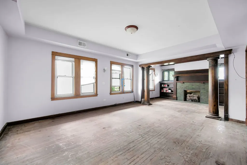 446 North Pine Avenue Chicago IL 60644
