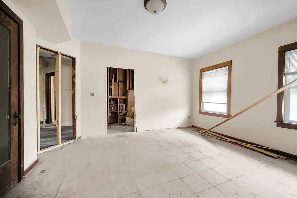 446 North Pine Avenue Chicago IL 60644