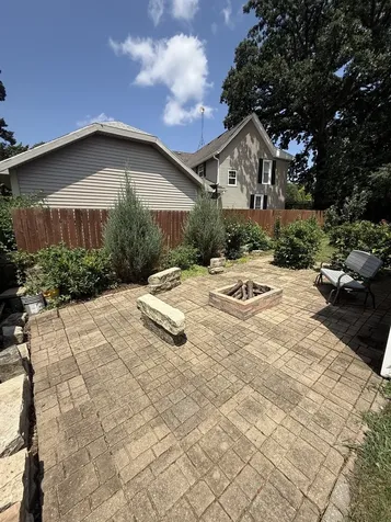 186 North Du Bois Avenue Elgin IL 60123