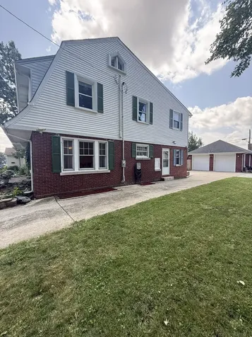 186 North Du Bois Avenue Elgin IL 60123