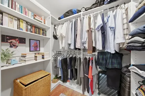1560 North Sandburg Terrace Chicago IL 60610
