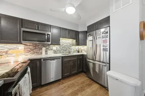 1560 North Sandburg Terrace Chicago IL 60610