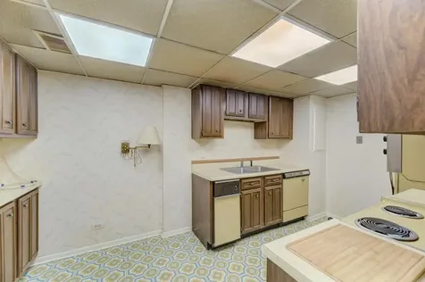 465 West Dominion Drive Wood Dale IL 60191