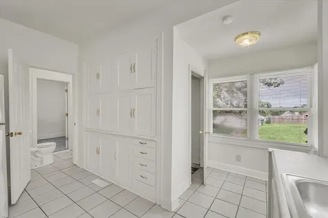 2711 9TH Avenue Rock Island IL 61201