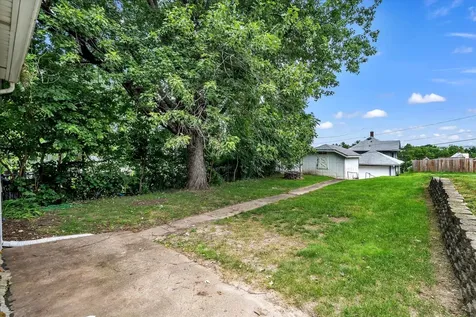 2711 9TH Avenue Rock Island IL 61201