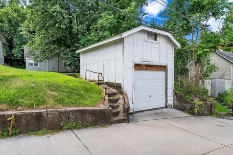 2711 9TH Avenue Rock Island IL 61201