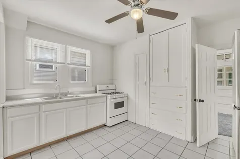 2711 9TH Avenue Rock Island IL 61201