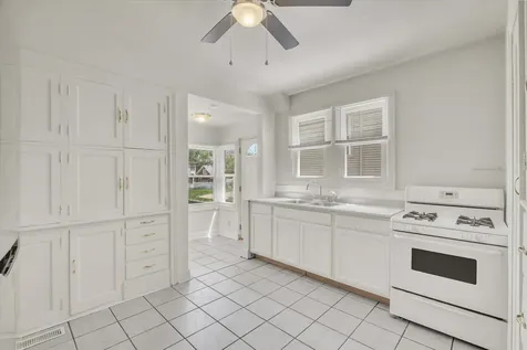 2711 9TH Avenue Rock Island IL 61201
