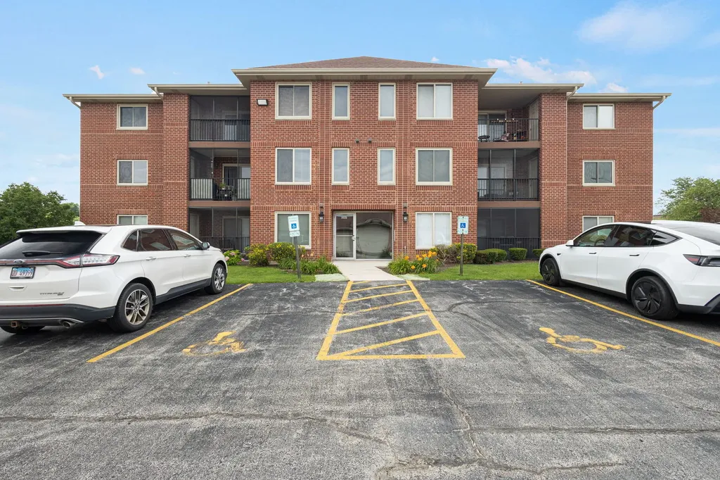 7025 Heritage Circle Orland Park IL 60462
