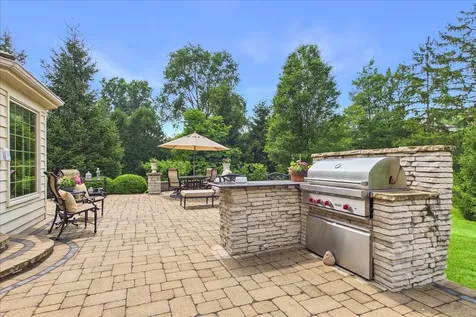 120 West Blackthorn Lane Lake Forest IL 60045