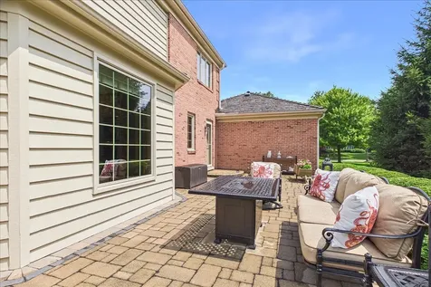 120 West Blackthorn Lane Lake Forest IL 60045