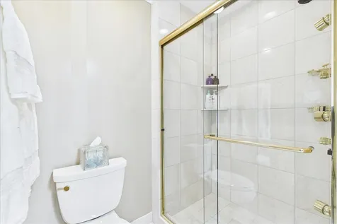 120 West Blackthorn Lane Lake Forest IL 60045