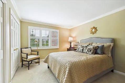 120 West Blackthorn Lane Lake Forest IL 60045