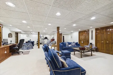 120 West Blackthorn Lane Lake Forest IL 60045