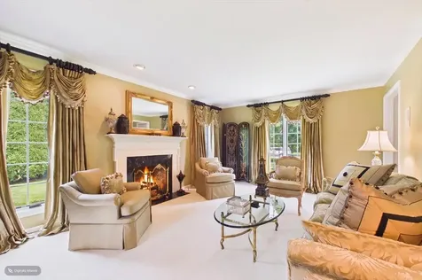 120 West Blackthorn Lane Lake Forest IL 60045