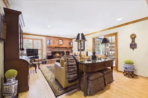 120 West Blackthorn Lane Lake Forest IL 60045