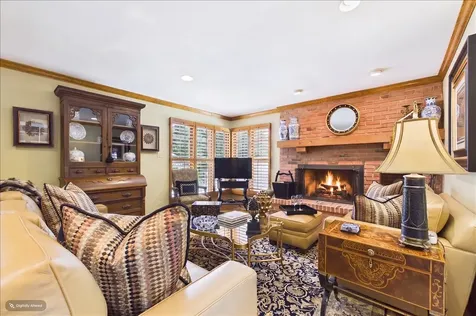 120 West Blackthorn Lane Lake Forest IL 60045