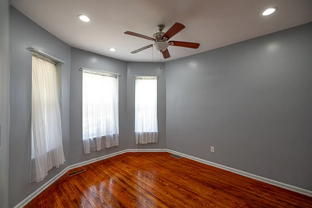 852 North Springfield Avenue Chicago IL 60651