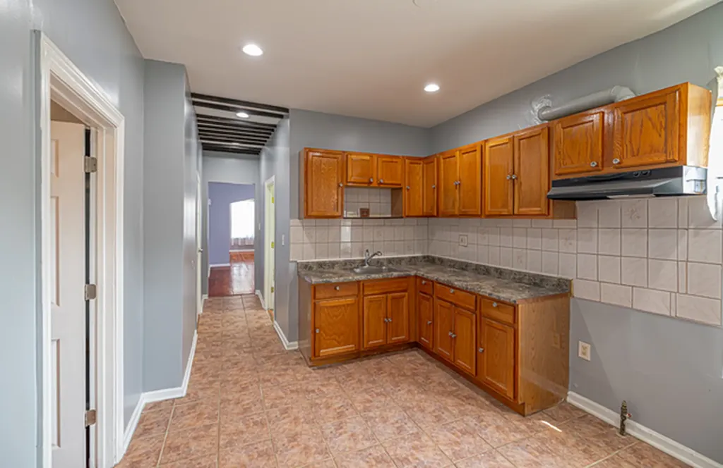 852 North Springfield Avenue Chicago IL 60651