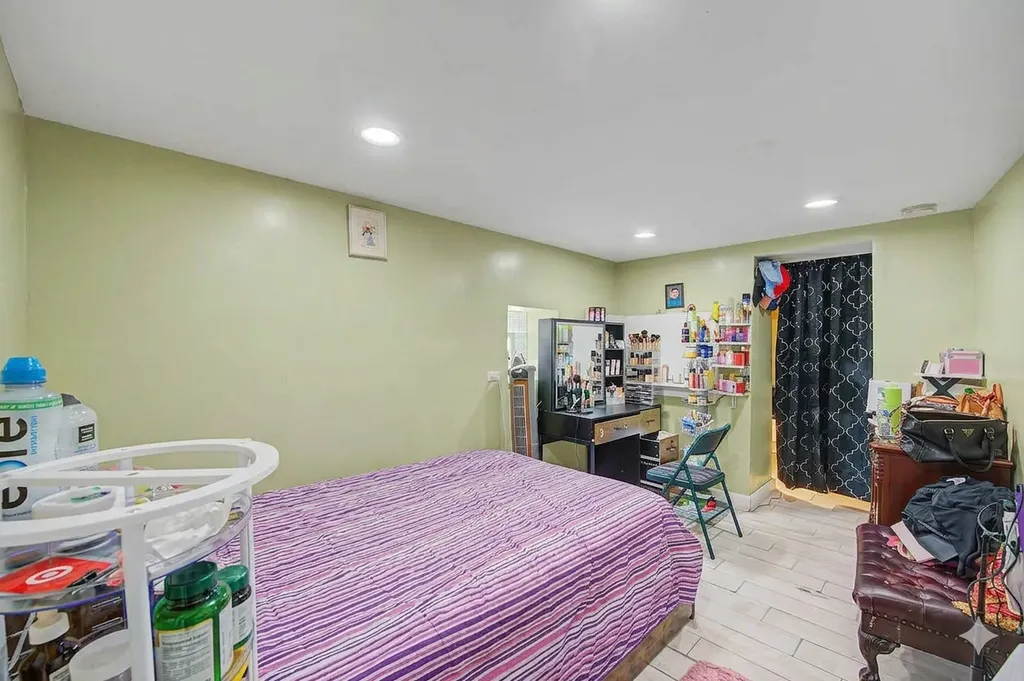 852 North Springfield Avenue Chicago IL 60651