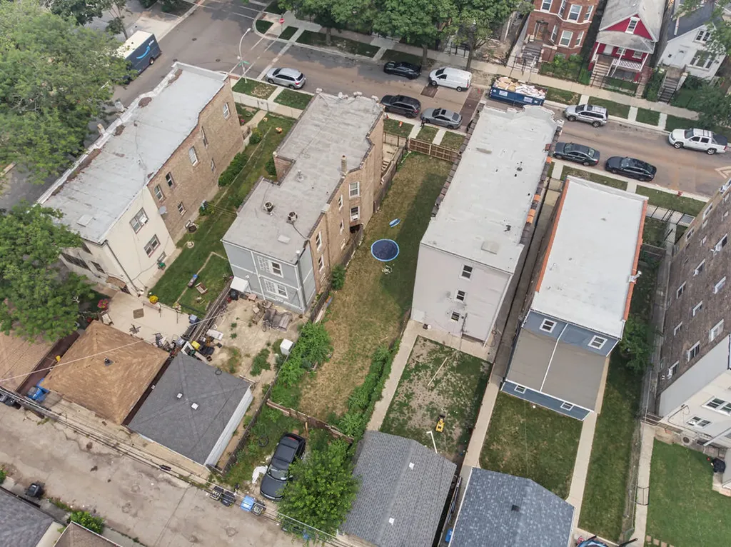 852 North Springfield Avenue Chicago IL 60651