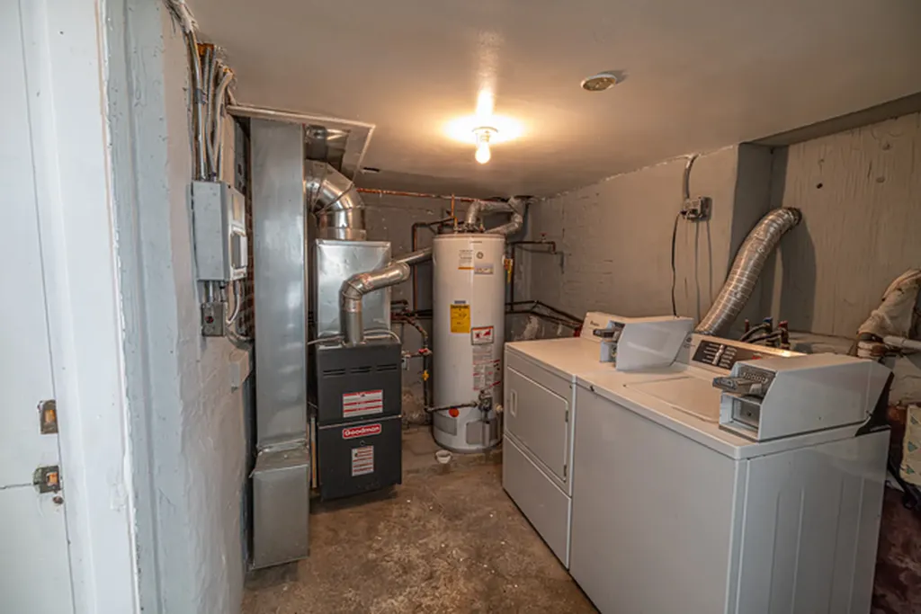 852 North Springfield Avenue Chicago IL 60651