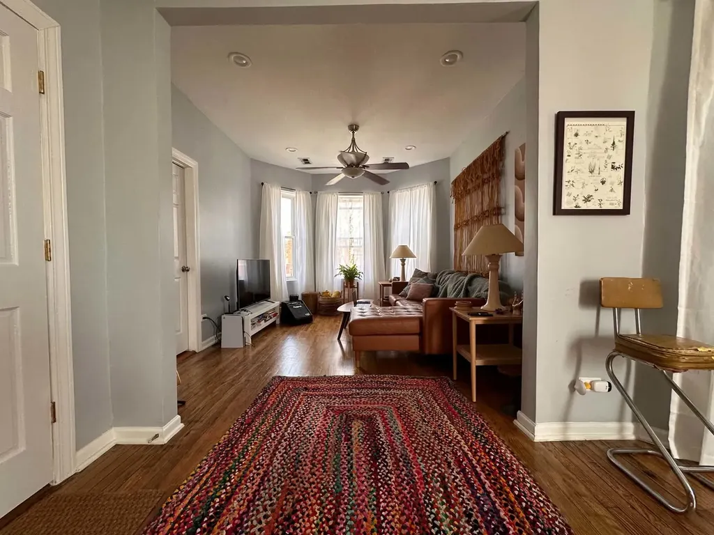 852 North Springfield Avenue Chicago IL 60651