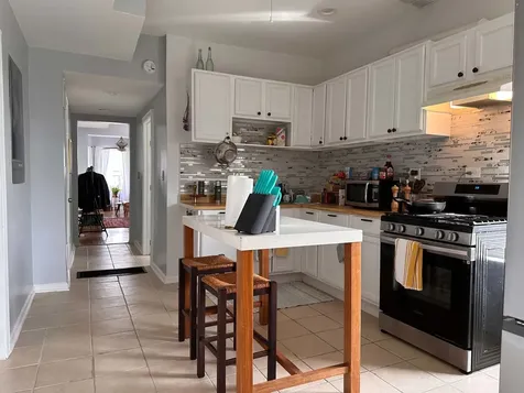 852 North Springfield Avenue Chicago IL 60651