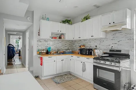 852 North Springfield Avenue Chicago IL 60651