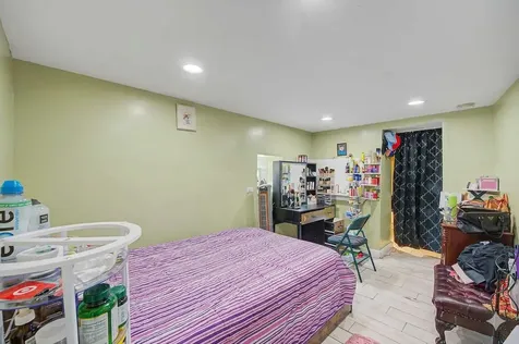 852 North Springfield Avenue Chicago IL 60651