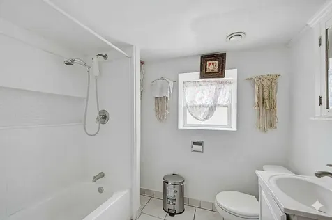 852 North Springfield Avenue Chicago IL 60651