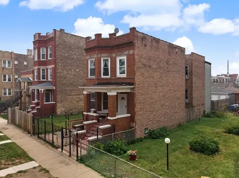 852 North Springfield Avenue Chicago IL 60651