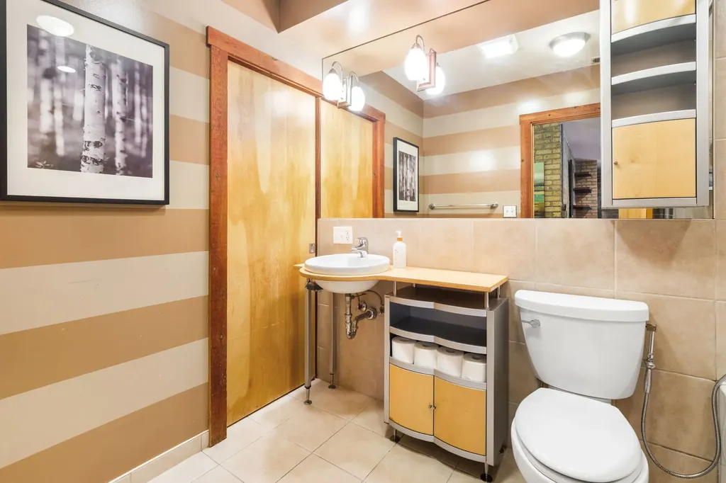 7020 North Paulina Street Chicago IL 60626