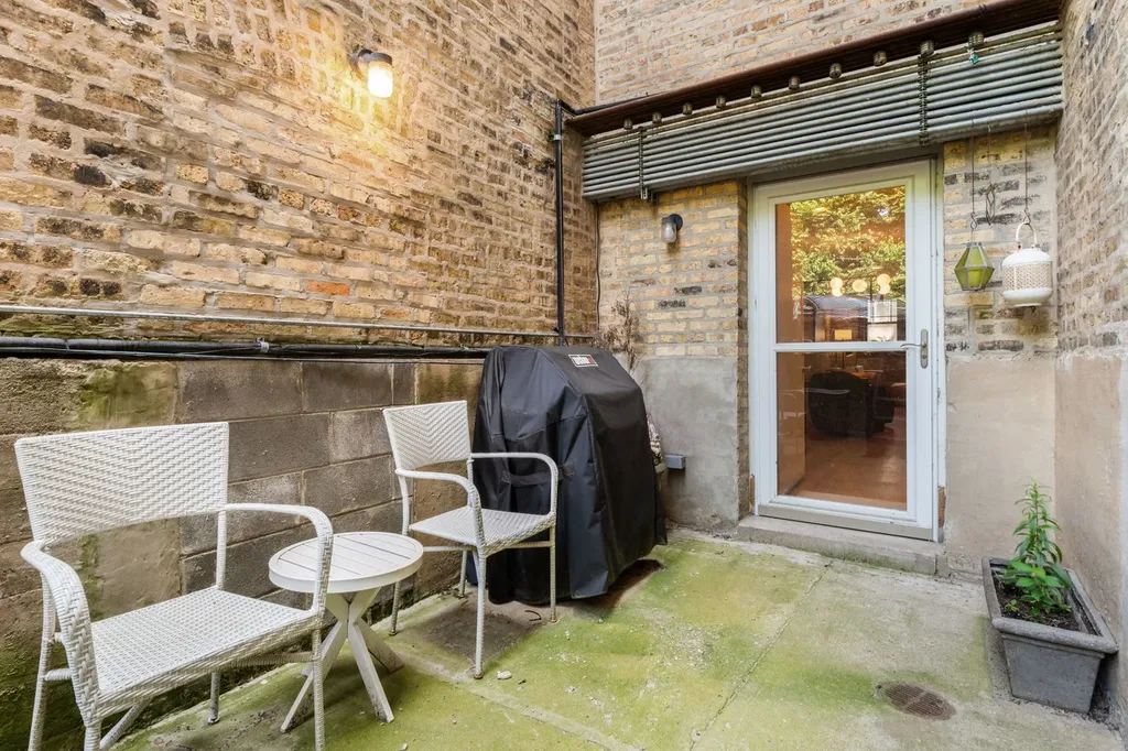 7020 North Paulina Street Chicago IL 60626