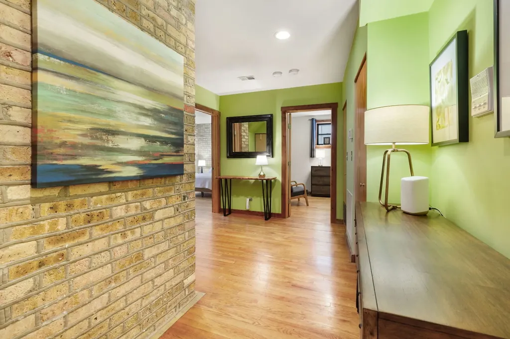 7020 North Paulina Street Chicago IL 60626