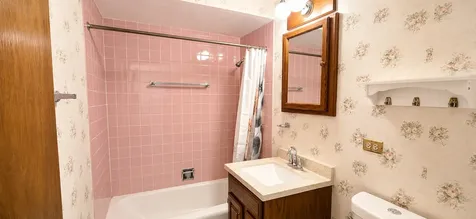 1243 Washington Street E Des Plaines IL 60016