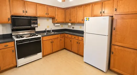 1243 Washington Street E Des Plaines IL 60016