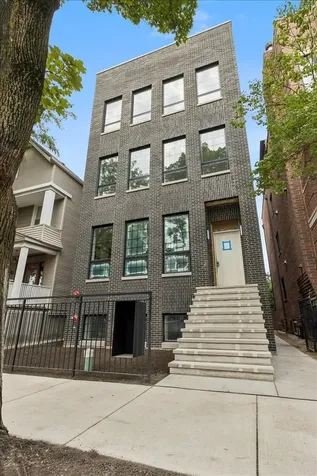 3820 North Damen Avenue Chicago IL 60618