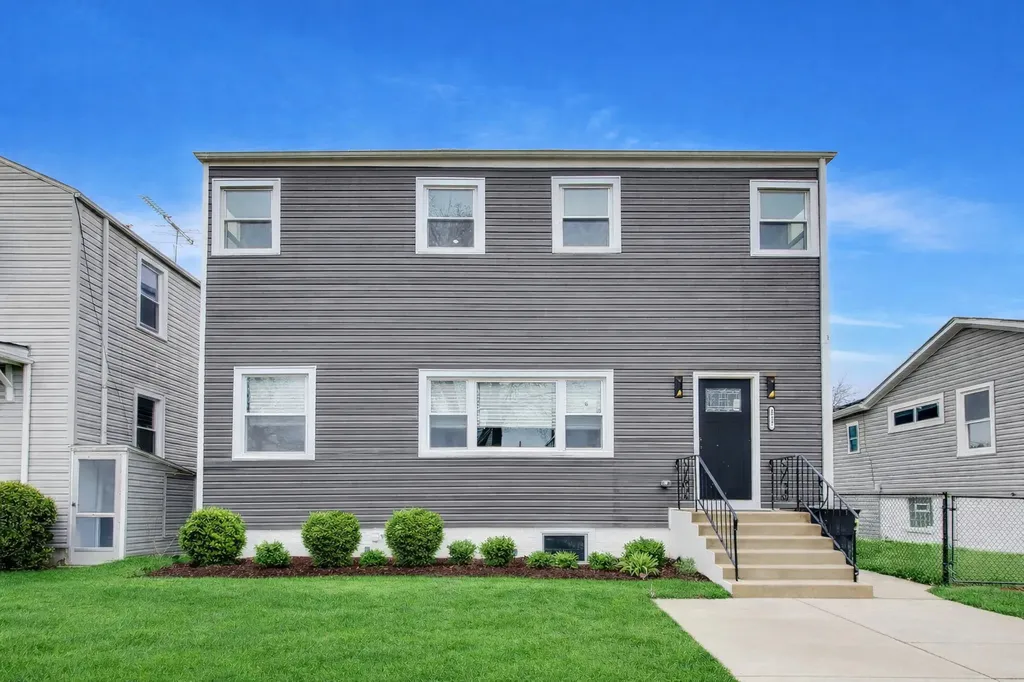 2227 Foster Street Evanston IL 60201