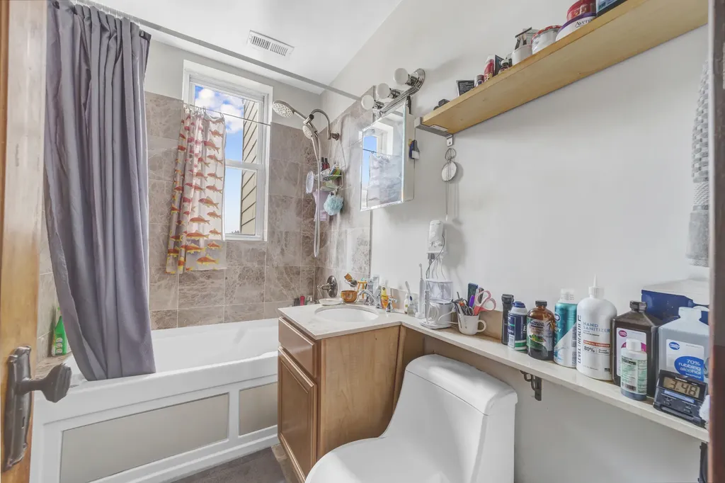 835 North Maplewood Avenue Chicago IL 60622