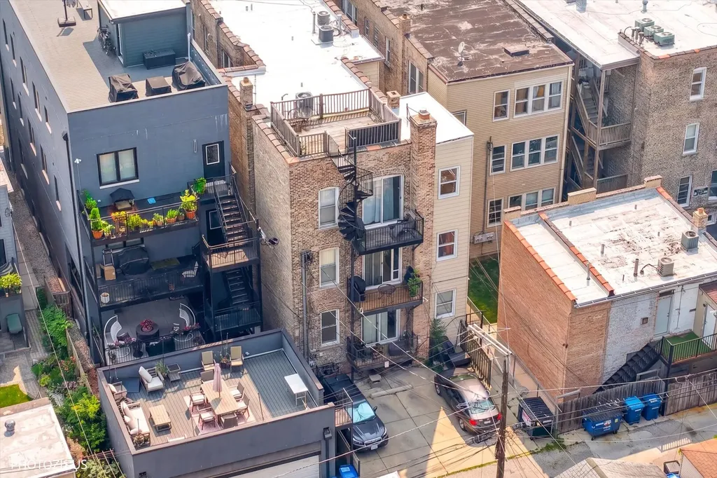 835 North Maplewood Avenue Chicago IL 60622