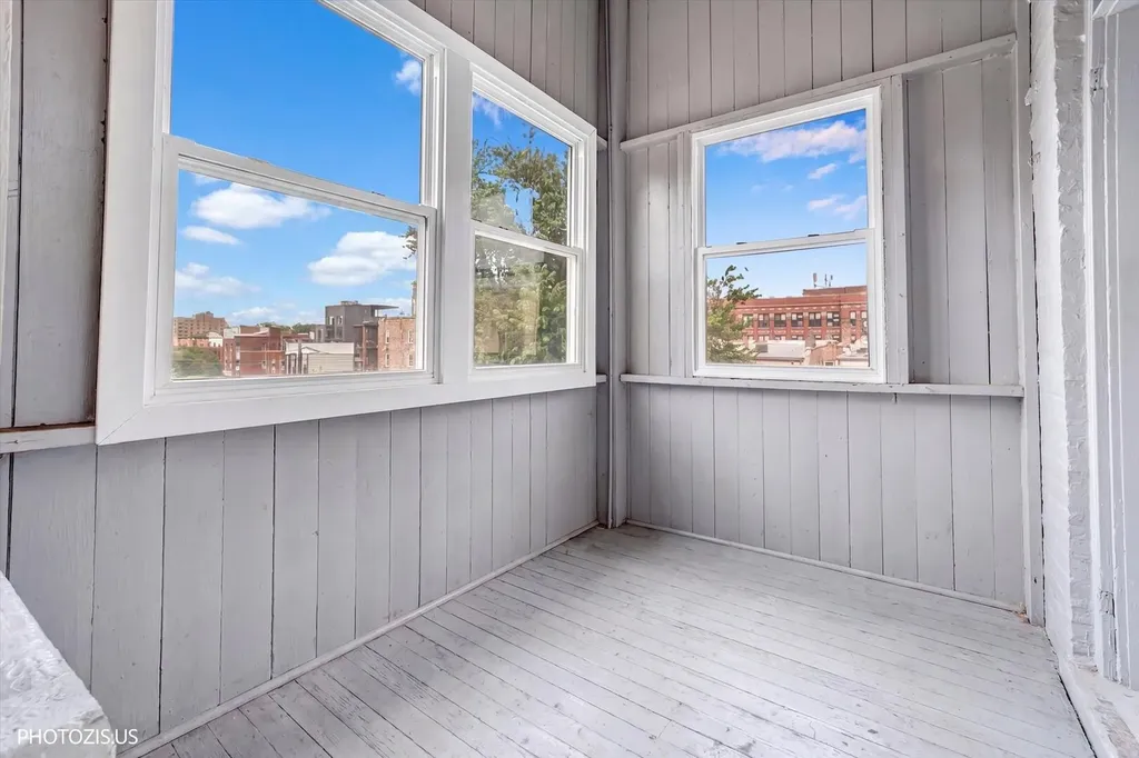 835 North Maplewood Avenue Chicago IL 60622