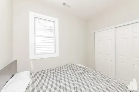 2923 North Avers Avenue Chicago IL 60618