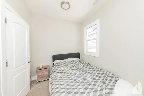 2923 North Avers Avenue Chicago IL 60618