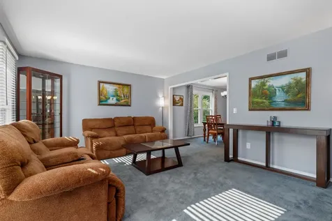 2686 Le Baron Court Geneva IL 60134
