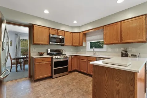 2686 Le Baron Court Geneva IL 60134