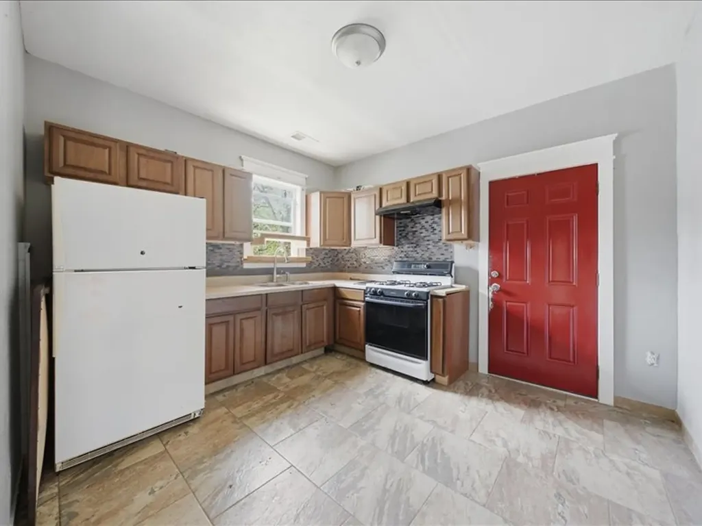 11754 South Wallace Street Chicago IL 60628