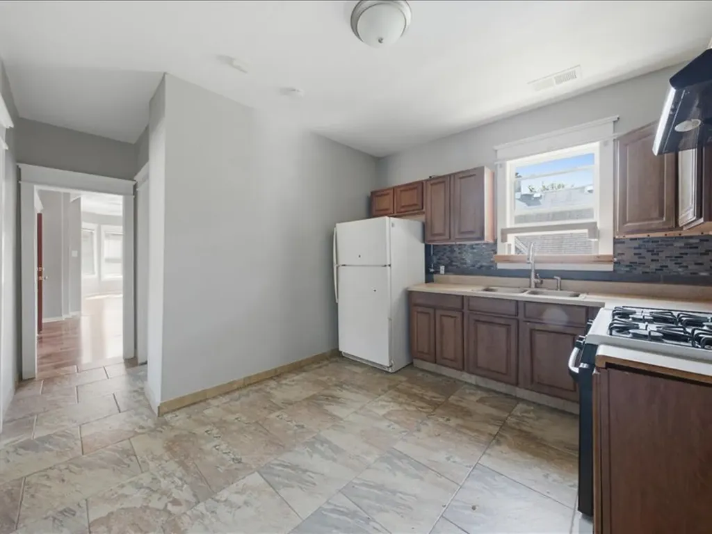 11754 South Wallace Street Chicago IL 60628